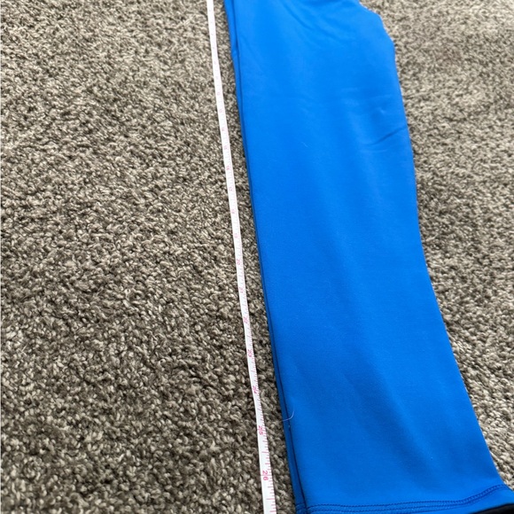 Lululemon cropped yoga pants, size 6 - Picture 7 of 13